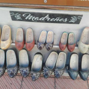 LAS MADREÑAS Y LOS ZUECOS NO SON VEGANOS